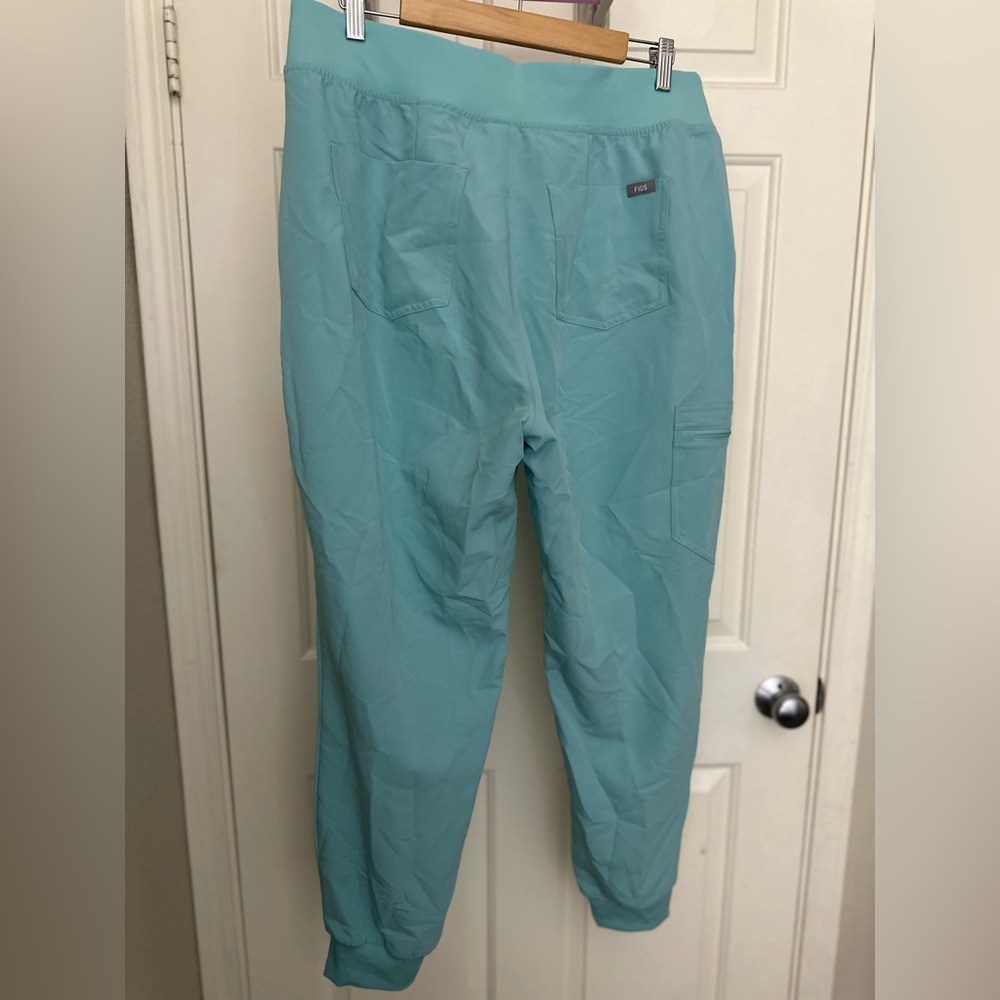 New Figs High Waisted Zamora  Jogger Scrub Pants - Picture 3 of 6